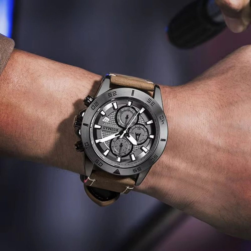 RUIMAS - Stylish and Versatile Watch