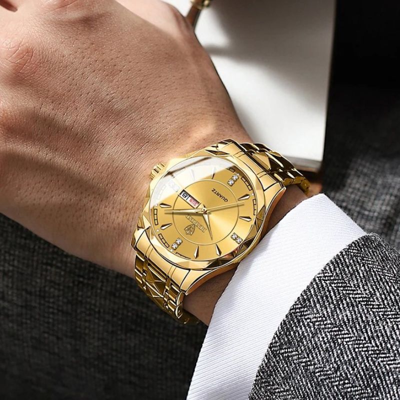 BOND - Elegant Half-Moon Design
